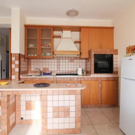100 Metri Dal Mare Holidayz Apartment *